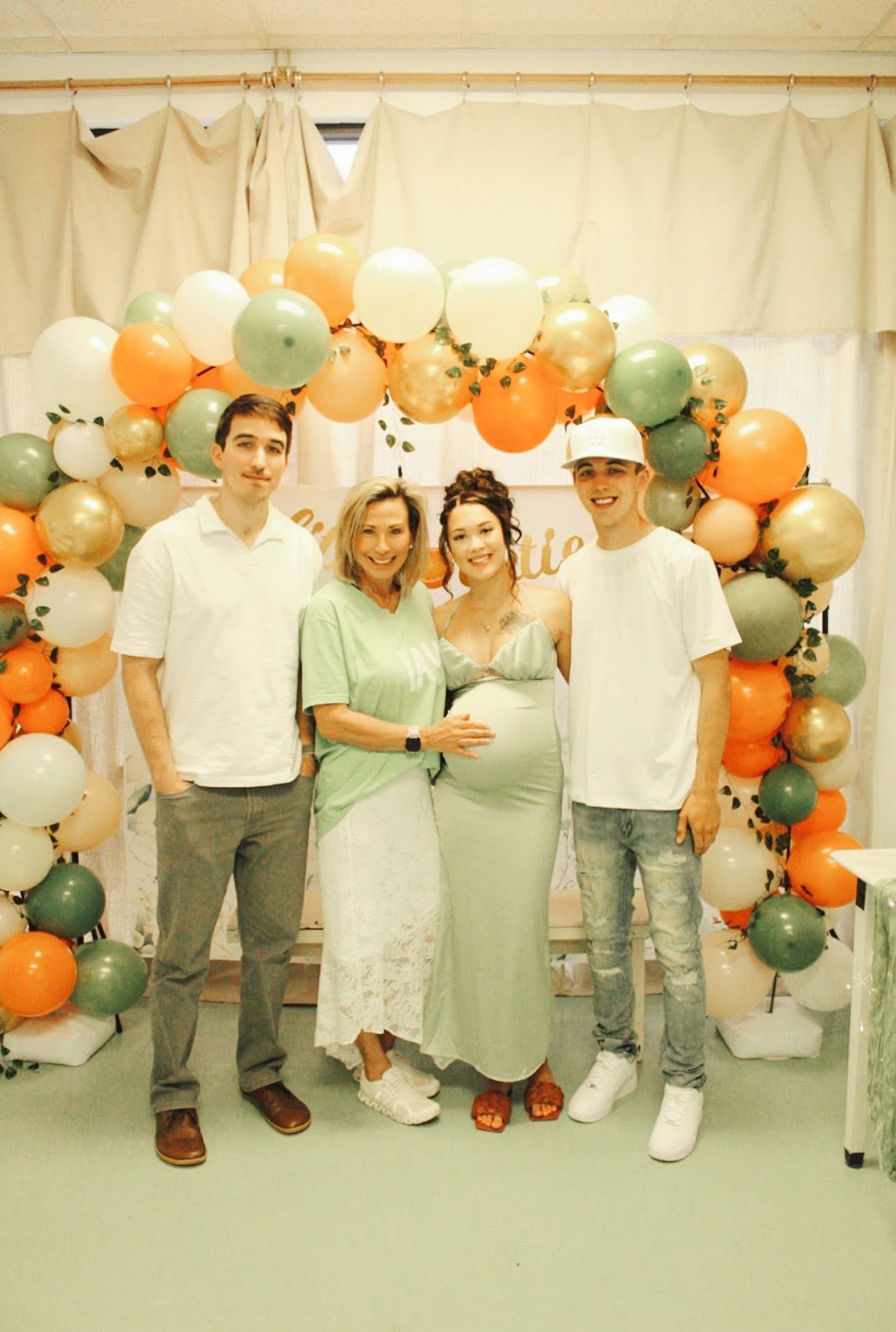 Balloon Arch & Backdrop